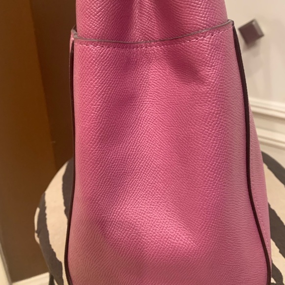 Like new Coach handbag. - Picture 3 of 6